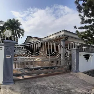 The Crown Holiday home *