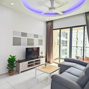 21 Johor Ciq, Skudai, Danga Bay 8pax Apartment *