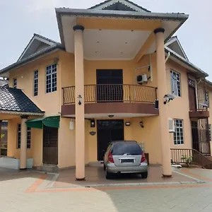 Apartment 2nd Floor Of A Bunglow House At Nong Chik, Jb *