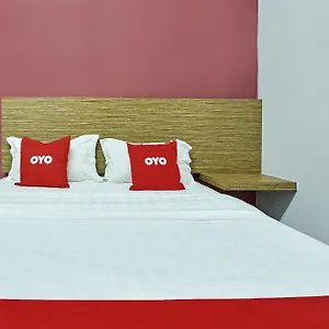 Oyo 90626 Ezzyhome Johor Jaya Hotel 2*