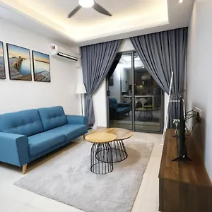 Girlboss R&f Suites Seaview Singapore View * Johor Bahru