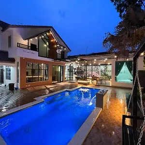 Holiday home The Viista Retreat 6 Bedrooms With Private Pool Johor Bahru