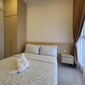 Sky Trees At Aeon Bukit Indah With Netflix And Wifi Apartment *