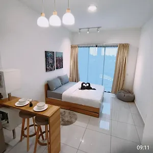 Apartment Sky Trees 2 Guests Aeon Nflix Balcony Pool B4 *