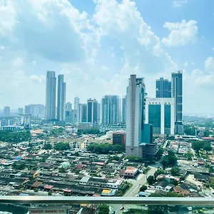 Ksl Mall 8-12 Pax, 65 Inc Tv Nflix ,hbo , Bathtub High Floor * Johor Bahru