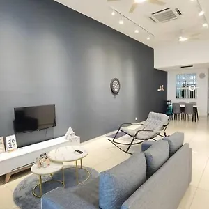 Cozy Landed House At Taman Daya And Mount Austin 8 To10 Pax Johor Bahru