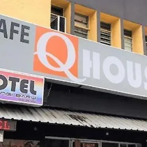 Oyo 90645 Pelangi Baru Hotel
