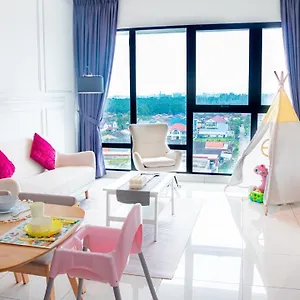 S02 Midvalley Urban Bathtub Oasis Style 3br2b 13pax Apartment