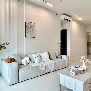3br-creamy-paradigm By Guesthouse-6-8pax Johor Bahru
