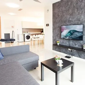 A Modern & Bright Suasana In Apartment
