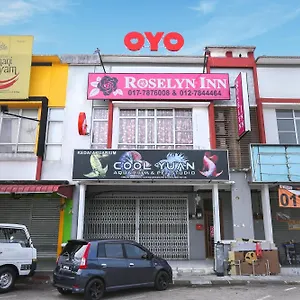 Oyo 89772 Roselyn 2*