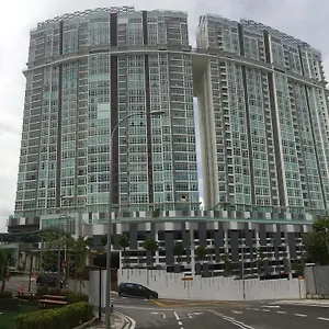 Seaview Paragon Apartment *