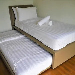 Rentostay Bayu Puteri Apartment-crescent Bay Suites Lägenhet *